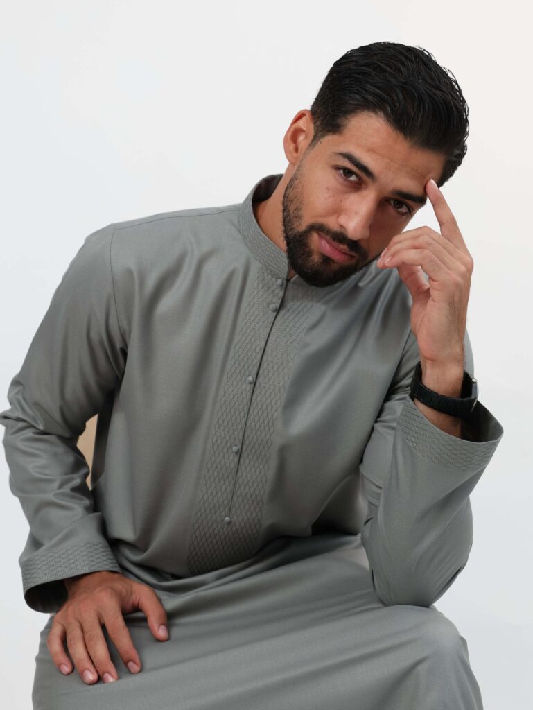 Grey Baharaini Kandura