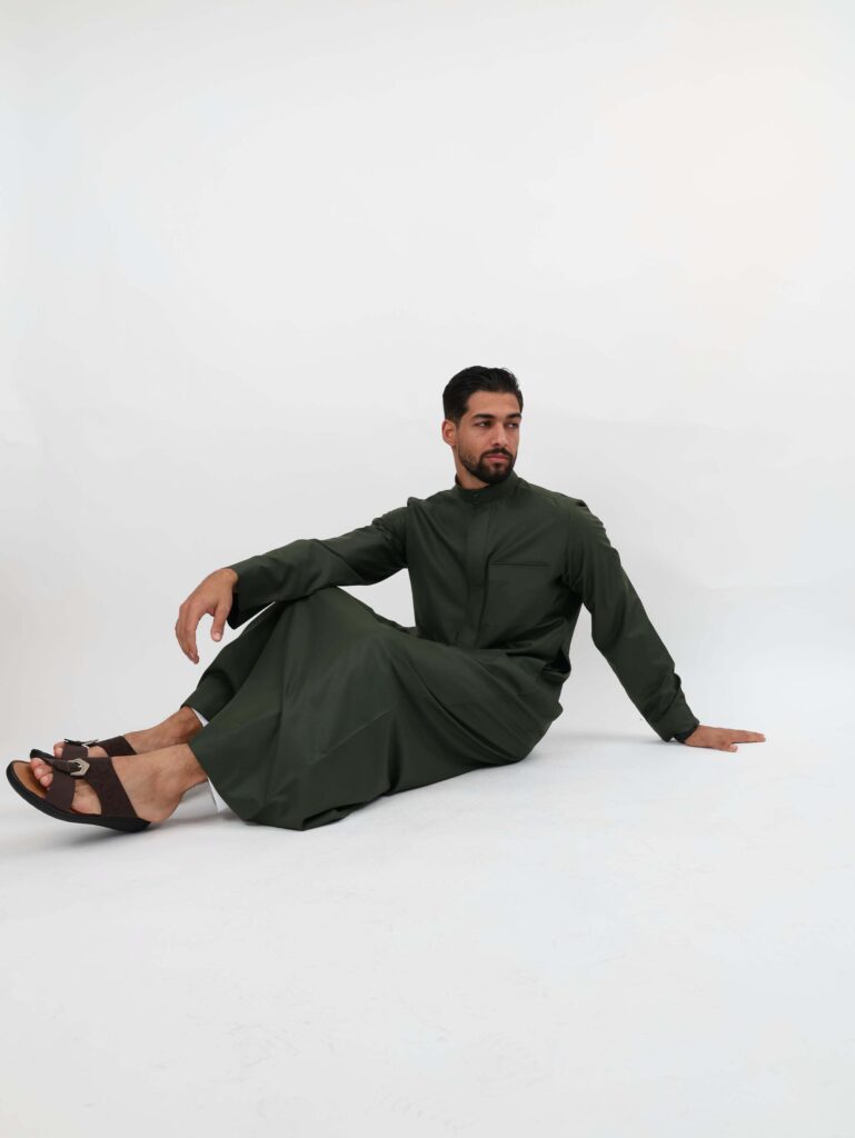 Forest Green Kuwaiti Kandurah