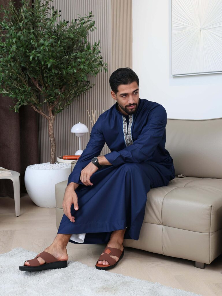 Navy Blue Baharaini Kandura