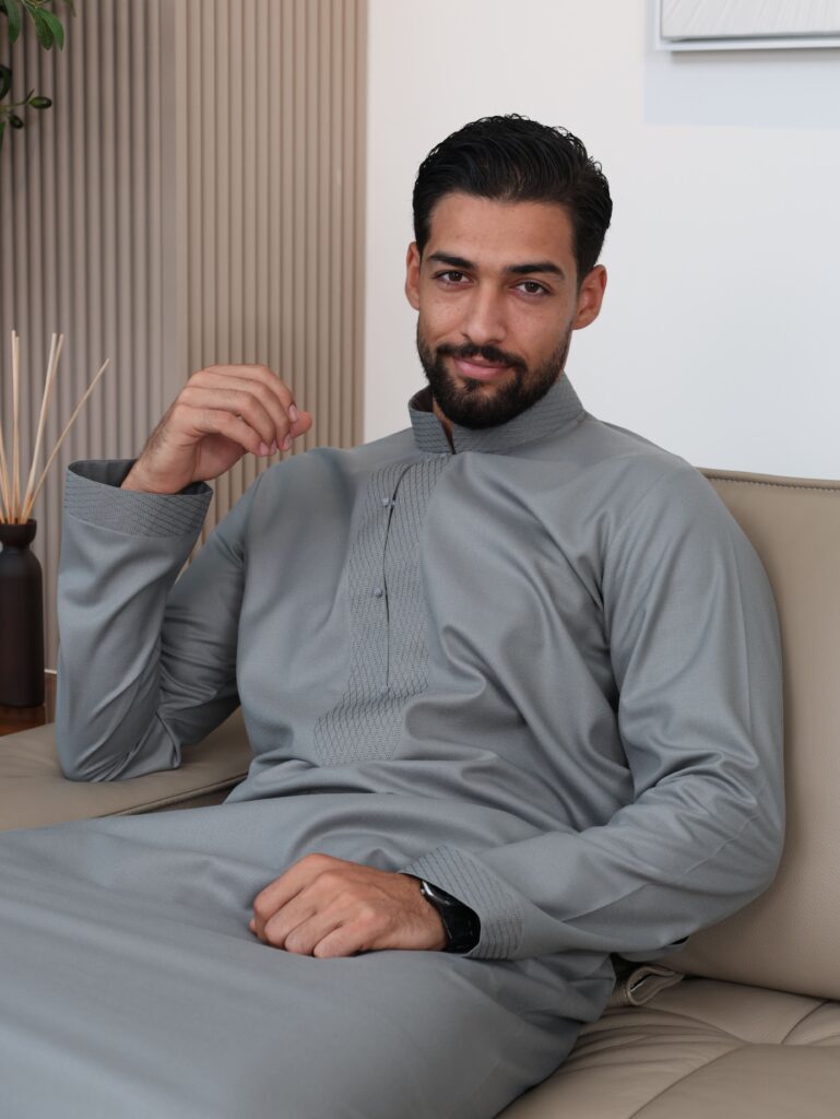 Grey Baharaini Kandura