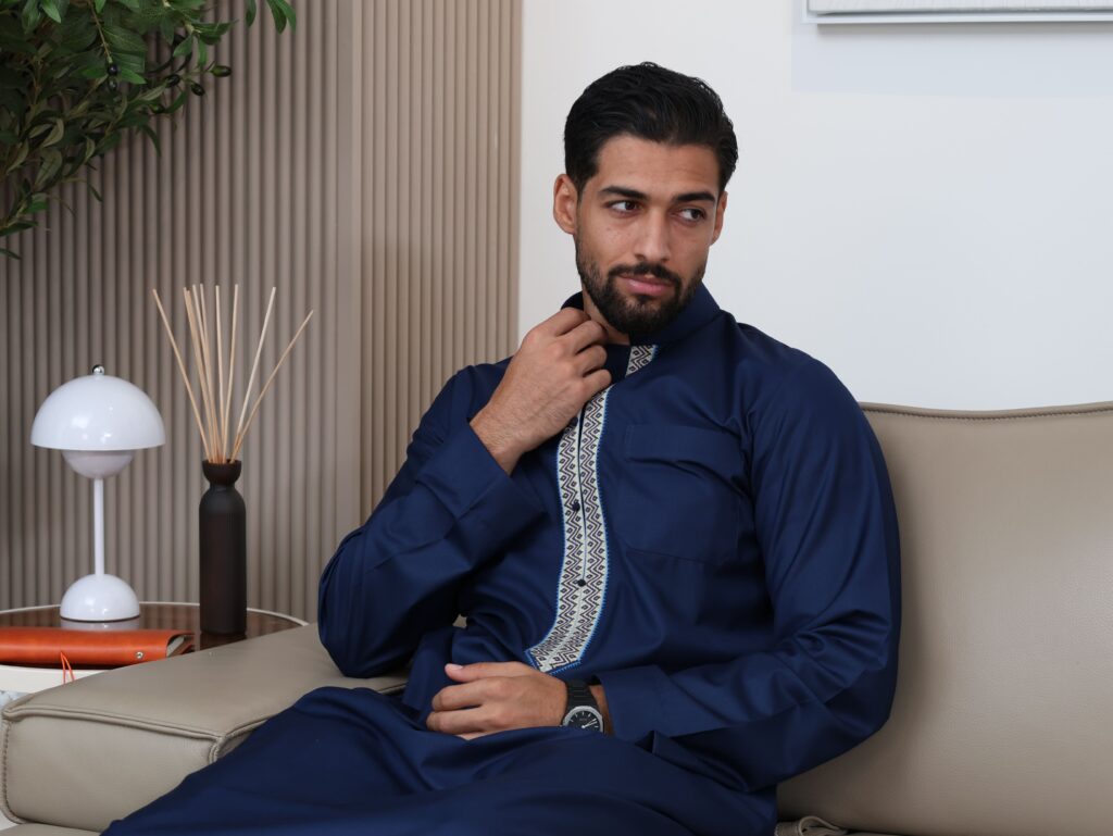 Navy Blue Baharaini Kandura