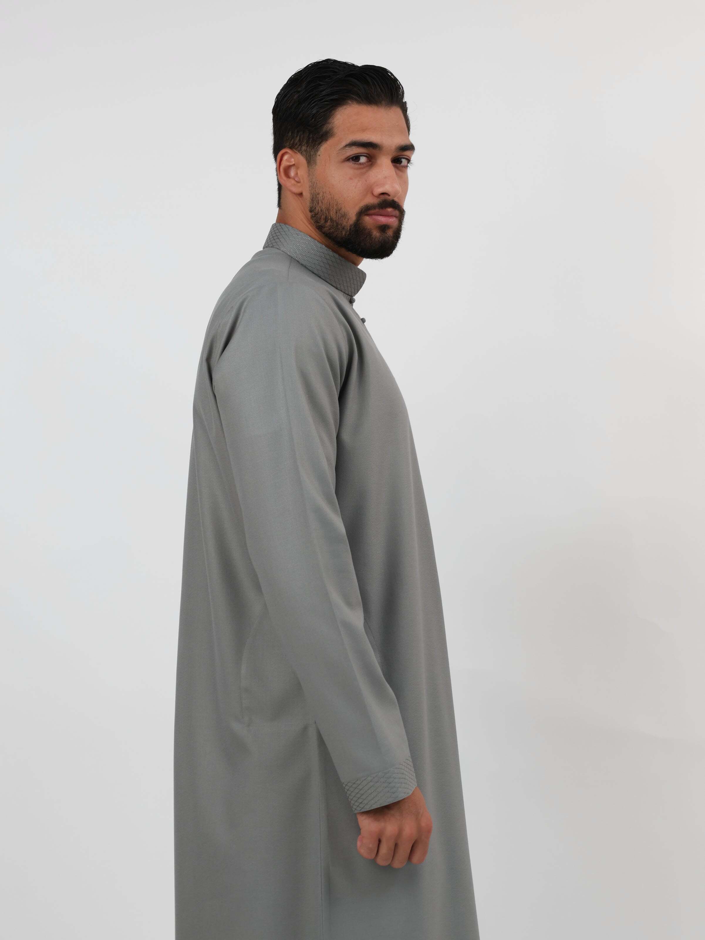 Grey Baharaini Kandura