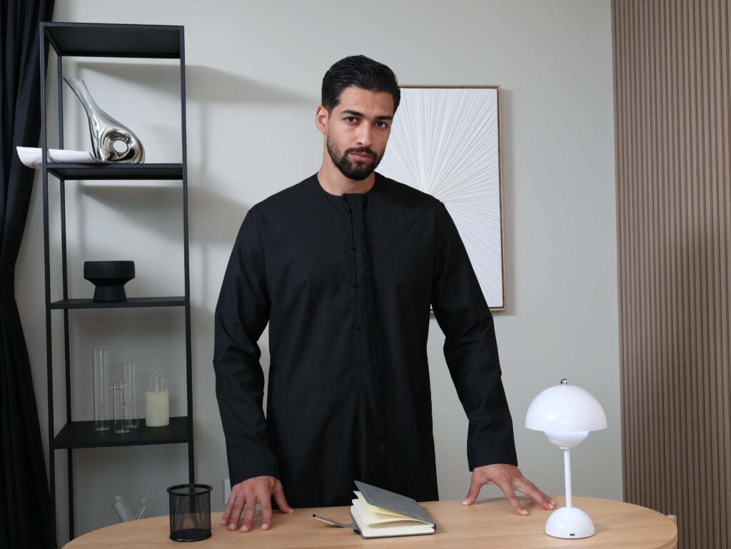 Emirati Kandura Black